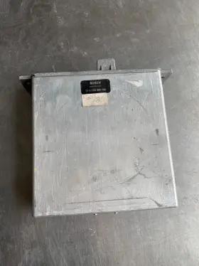 0280000100 Bosch 280 000 100 Volkswagen Electronic Control Unit