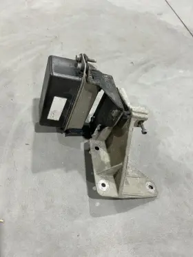 10349974 Cadillac 04-05 Xlr Adaptive Cruise Control Radar Module With Bracket #2 10349974 Cadillac 04-05 Xlr Adaptive Cruise Control Radar Module With Bracket #2