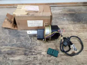 D5az-9c735-a Ford Nos 1974-76 Torino 1977-79 T-bird Ltd Ll Servo Assy. Speed Control