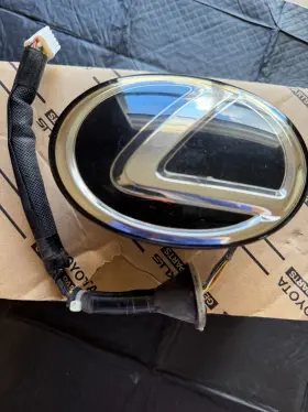 53127-52684 Lexus Oem Front Grille Emblem Radar Sensor Adaptive Cruise Control