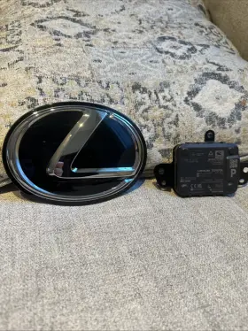 2020-10-i-0691 Lexus Nr 2022-2024 Ux250 Ux350 Front Radar Distance Sensor With Emblem.used Original