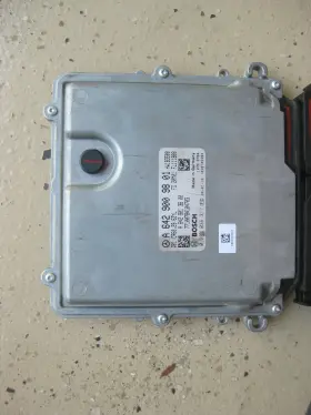 A6429009801 Mercedes Benz 2010-2012 E350 Gl350 R350 Engine Control Module Oem #3 A6429009801 Mercedes Benz 2010-2012 E350 Gl350 R350 Engine Control Module Oem #3