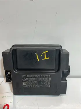 P68272745ab Mopar 68322950 2014 - 2021 Jeep Cherokee Keyless Entry Module Receiver Oem