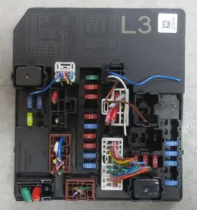 591-71118 Nissan Ecm Supply Engine Compartment Fuse Box. Ipdm Power Cvt Fits 11-13 Juke 156798