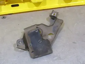F82f-9c735-ac Oe Brand 1998-2002 Mazda 626 2.5l Oem Cruise Control Module Mount Bracket 98 99 00 01 02