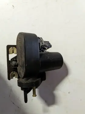 701907325a Volkswagen Vw Mk3 Cruise Control Vacuum Pump Golf Jetta 701907325a Volkswagen Vw Mk3 Cruise Control Vacuum Pump Golf Jetta